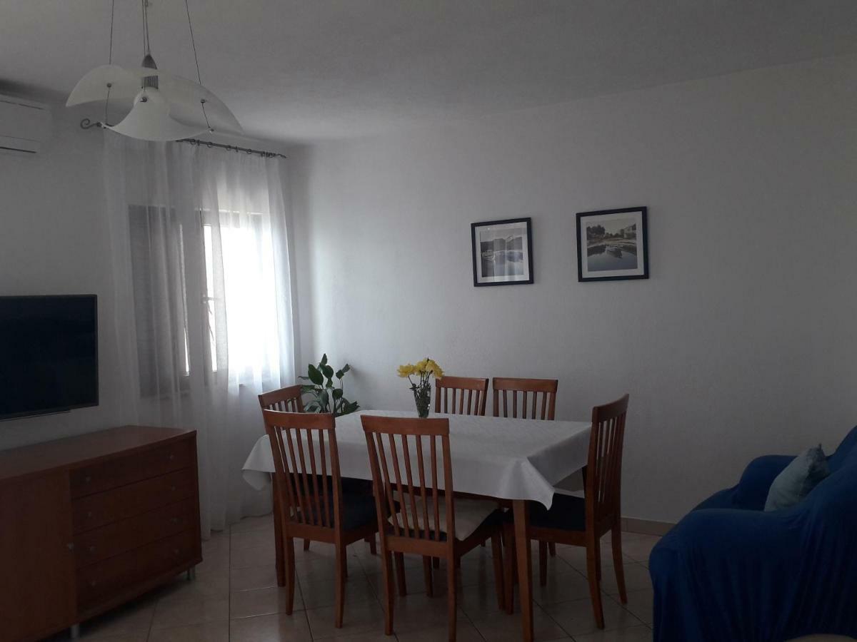 Apartmani Mara I Kata Омиш Экстерьер фото