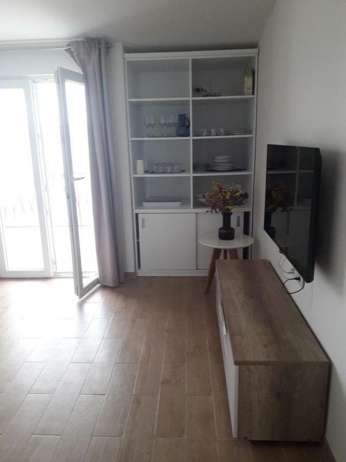 Apartmani Mara I Kata Омиш Экстерьер фото