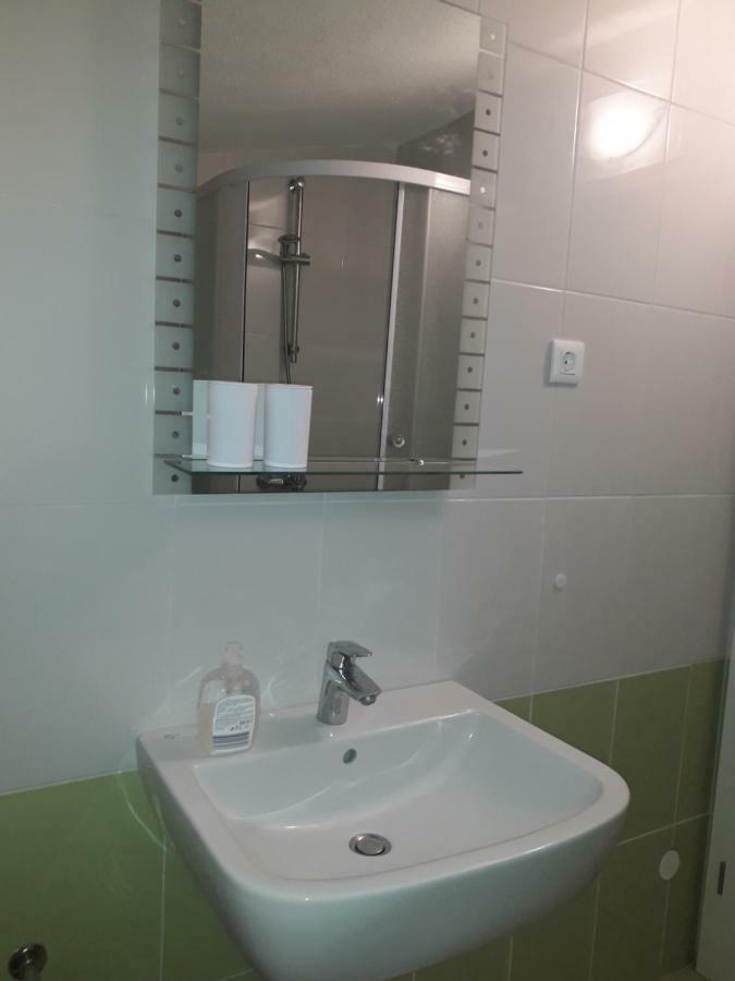 Apartmani Mara I Kata Омиш Экстерьер фото