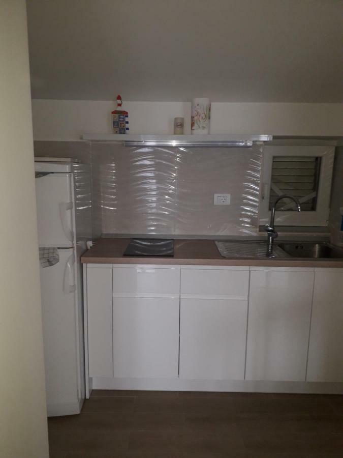 Apartmani Mara I Kata Омиш Экстерьер фото