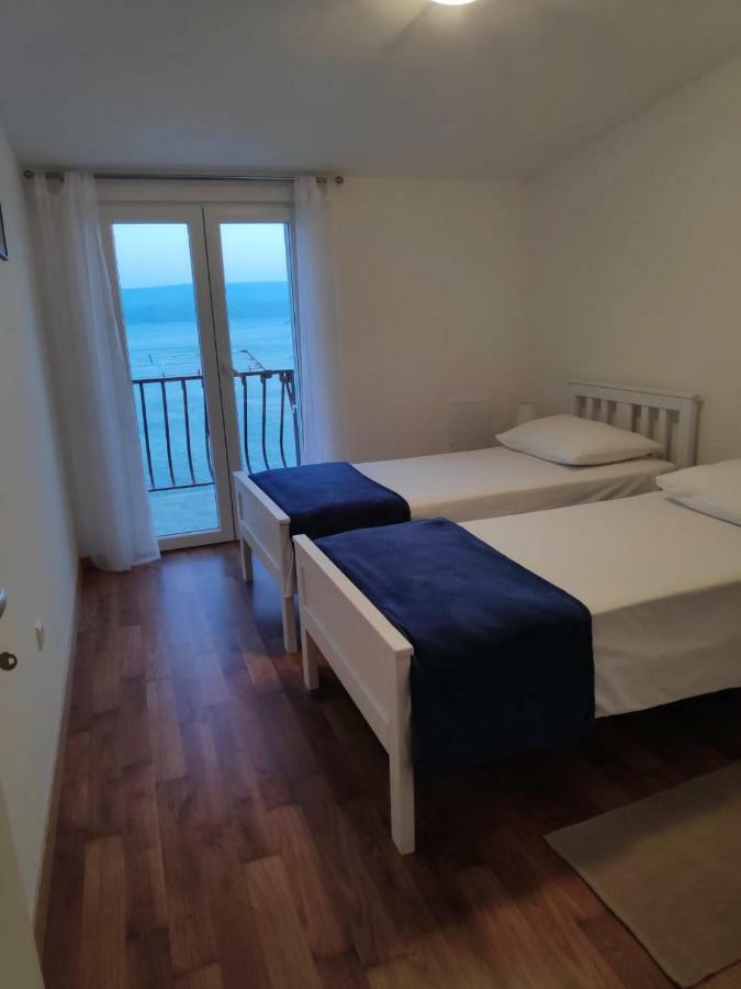 Apartmani Mara I Kata Омиш Экстерьер фото