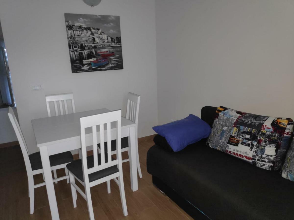 Apartmani Mara I Kata Омиш Экстерьер фото